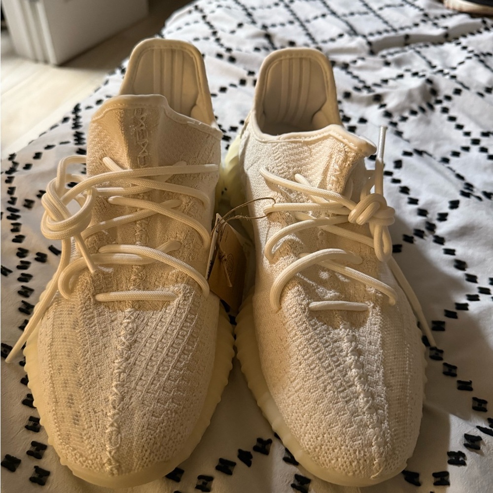 Yeezy 350 V2 ‘Bone’ Sneakers